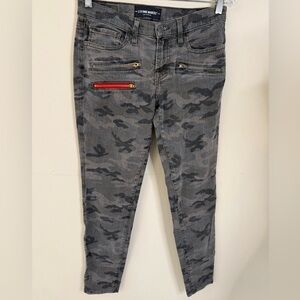 Etienne Marcel Camouflage skinny jeans moto zippers grunge skater style SZ 26”